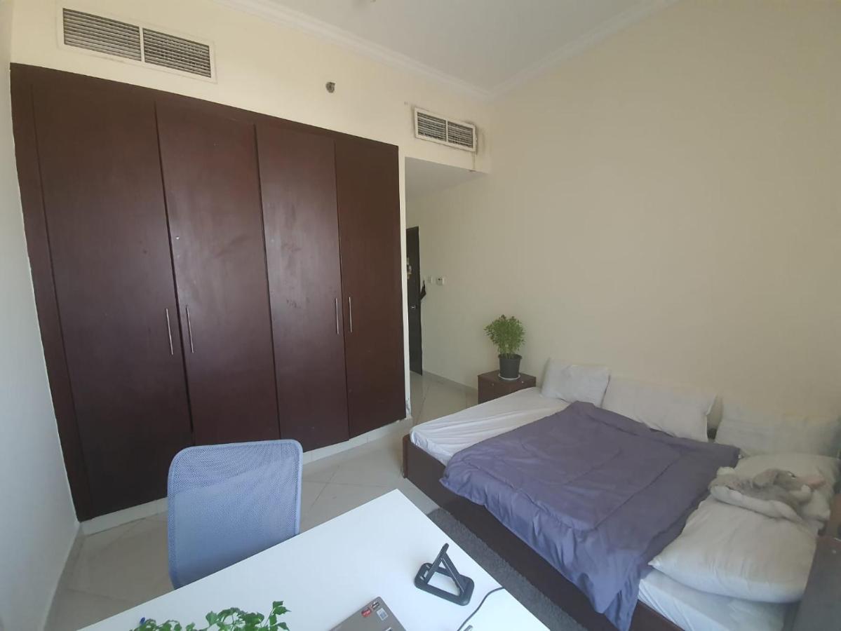One Masterbedroom In 2 Bedroom Apt,Al Darwesh,Al Barsha 1 Ντουμπάι Εξωτερικό φωτογραφία
